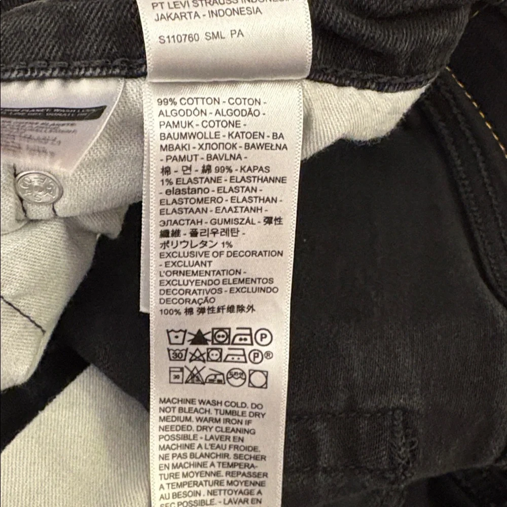Levi's Men's Slim Straight Jeans in Black - Picture 13 of 13